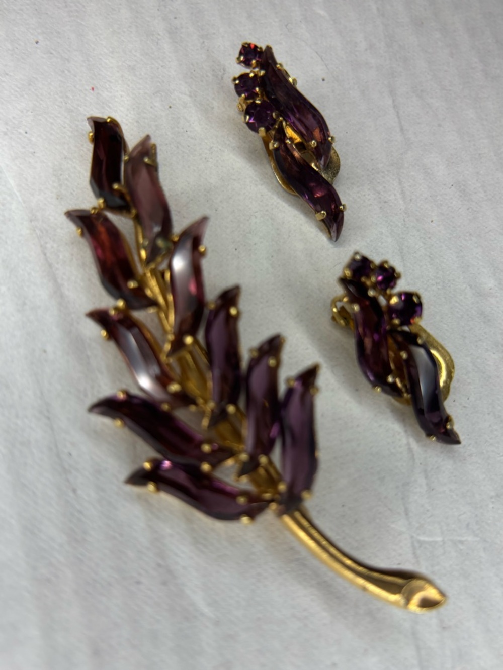 Austrian Crystal Pin and Earrings (1950s) Set Designer ? - Picture 5 of 10
